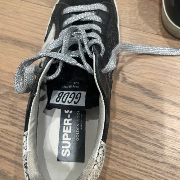 Golden Goose Super Star size 35 Authentic - Picture 4 of 5